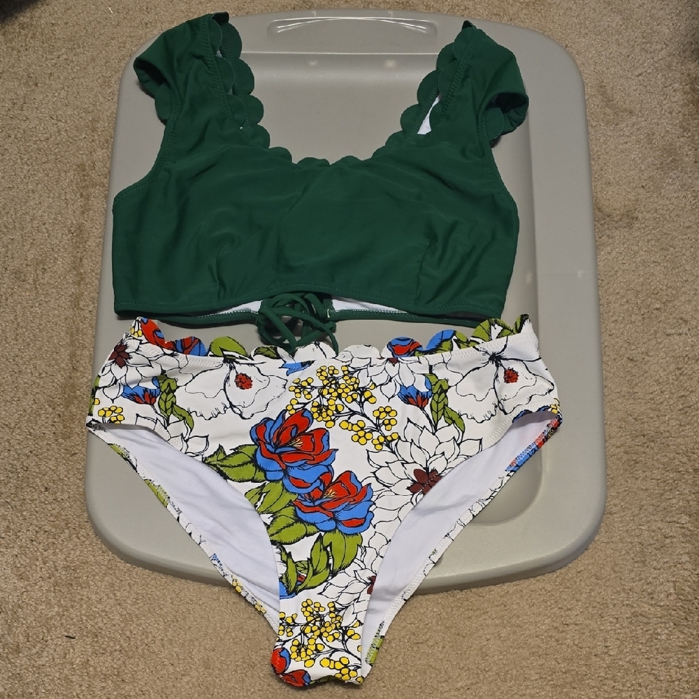 Cupshe Green and Floral Bikini Set